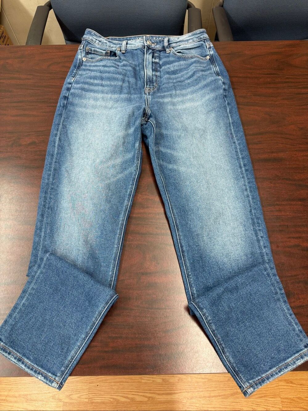 American Eagle Stretch Highest Rise Mom Jeans Size 10 Long